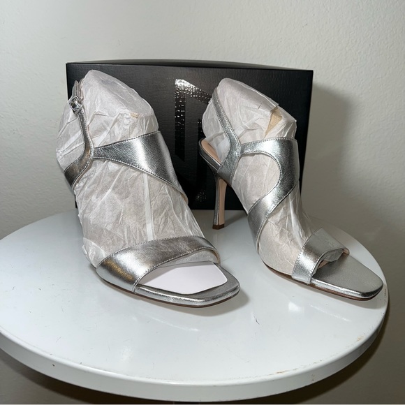 Brand new 27 edit Naturalizer Lanie silver leather womens heel sandals size 8W - Picture 3 of 10